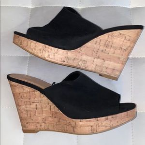 The perfect black wedge